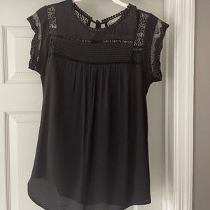 Danielrainn Top Size S  (Stitch Fix) 🌸